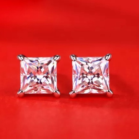 Moisonite 18k white gold earrings - Picture 1 of 3